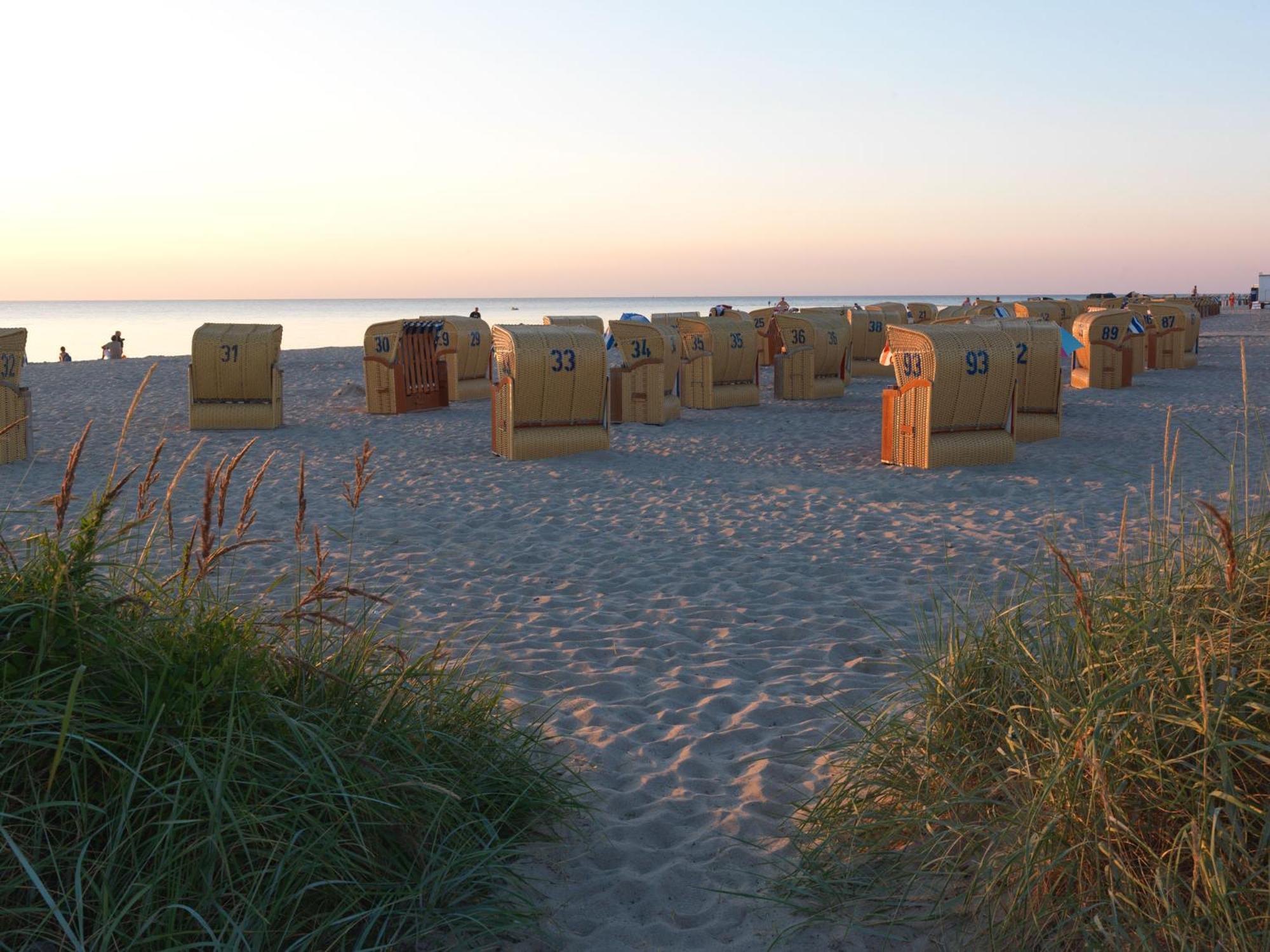 Ferienwohnungen Am Lotsenstieg Abendrot Poel Exterior foto